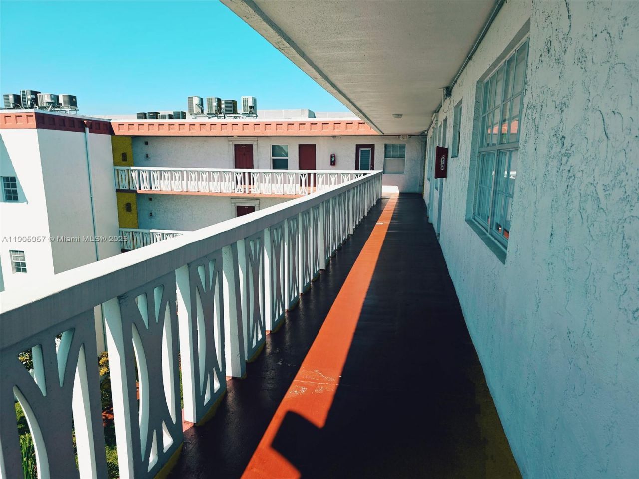 4140 NW 44th Ave, Unit 411, Lauderdale Lakes, FL 33319 Photo