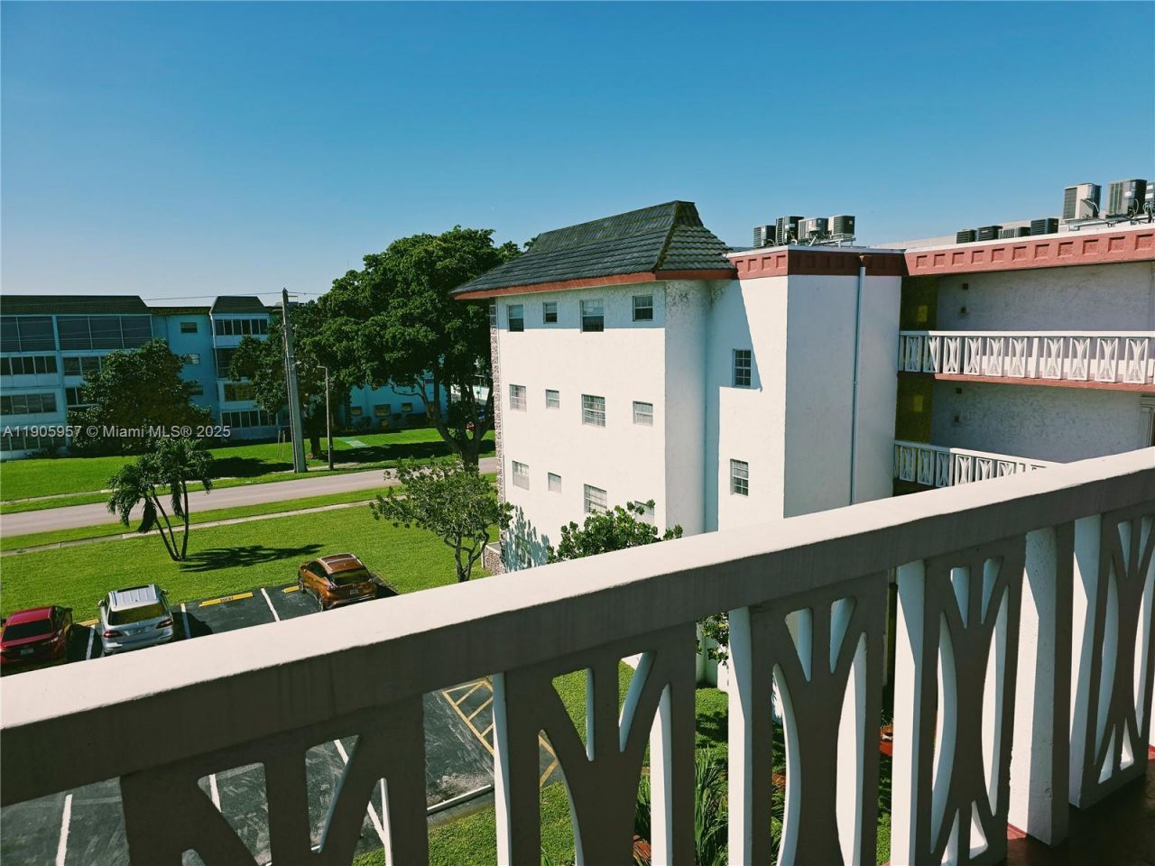 4140 NW 44th Ave, Unit 411, Lauderdale Lakes, FL 33319 Photo