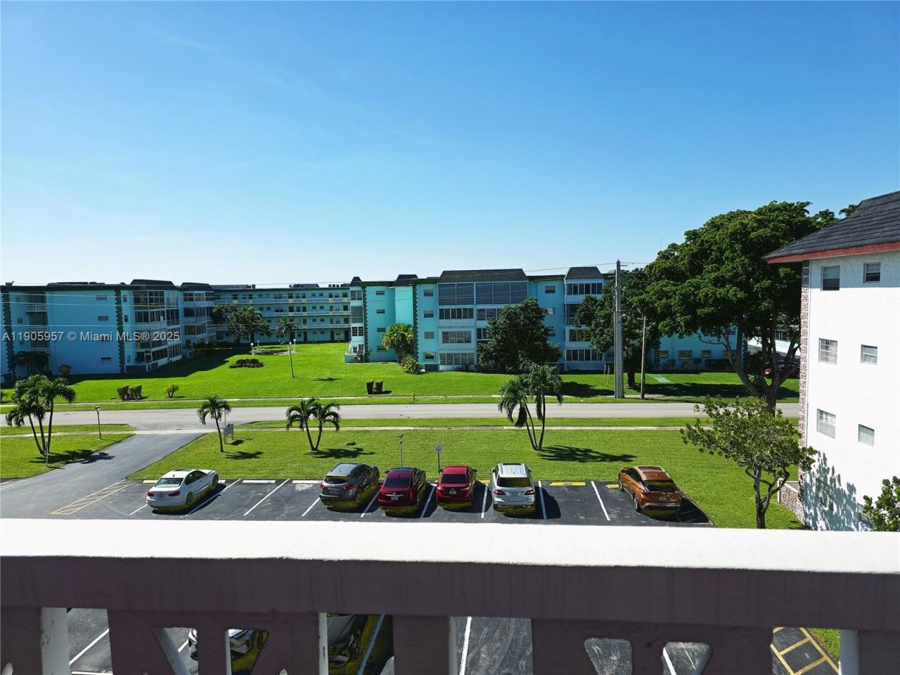 4140 NW 44th Ave, Unit 411, Lauderdale Lakes, FL 33319 Photo