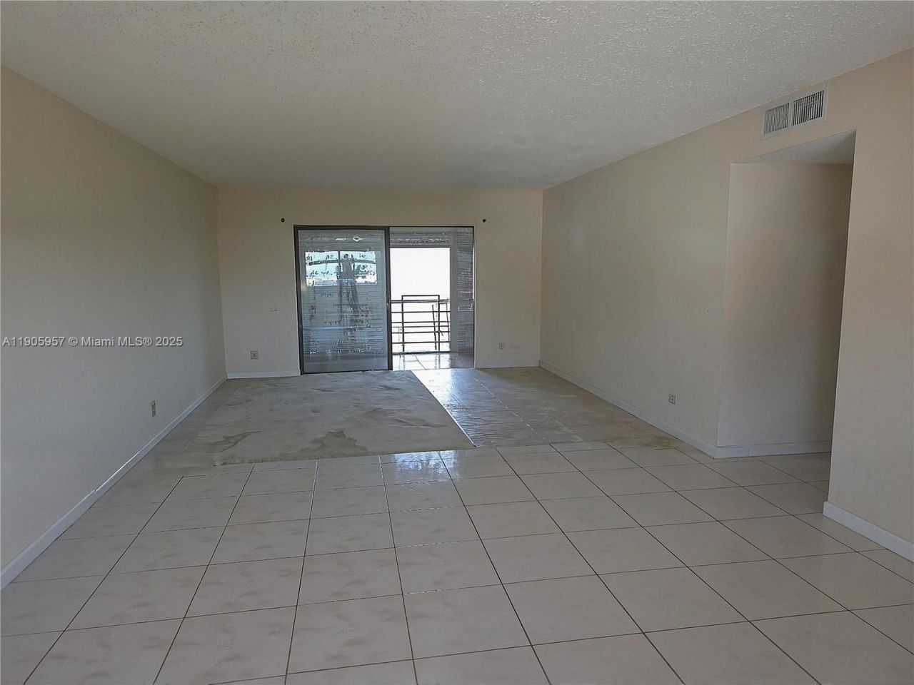 4140 NW 44th Ave, Unit 411, Lauderdale Lakes, FL 33319 Photo