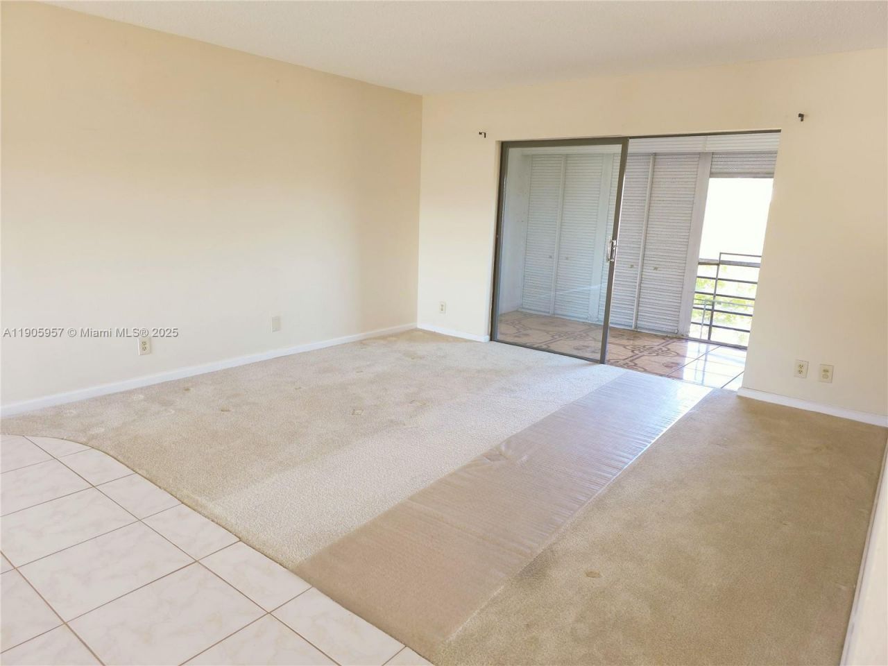 4140 NW 44th Ave, Unit 411, Lauderdale Lakes, FL 33319 Photo