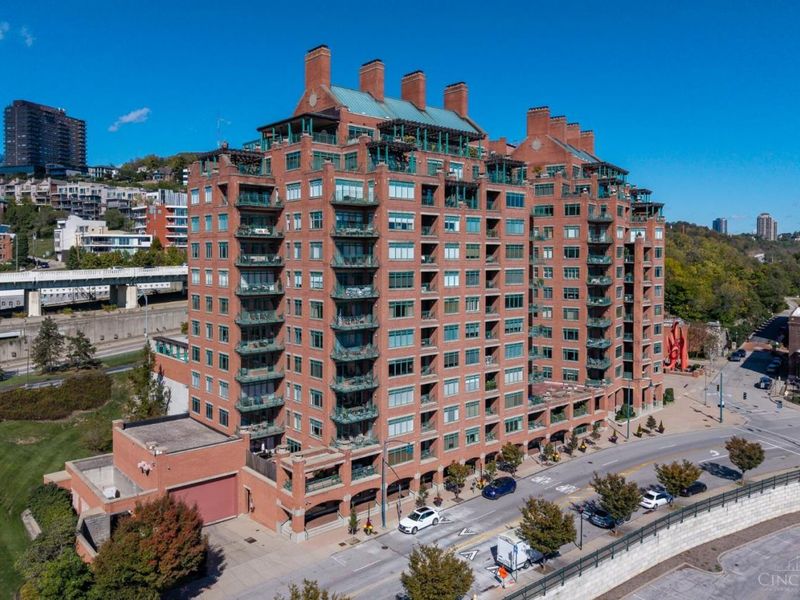 900 Adams Crossing, Unit 6800, Cincinnati, OH 45202 Photo 3