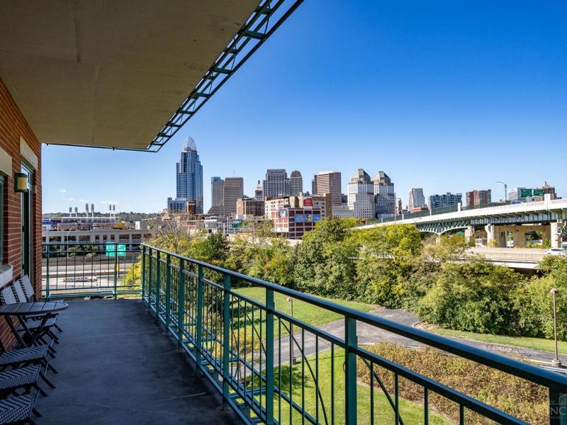 900 Adams Crossing, Unit 6800, Cincinnati, OH 45202 Photo 58