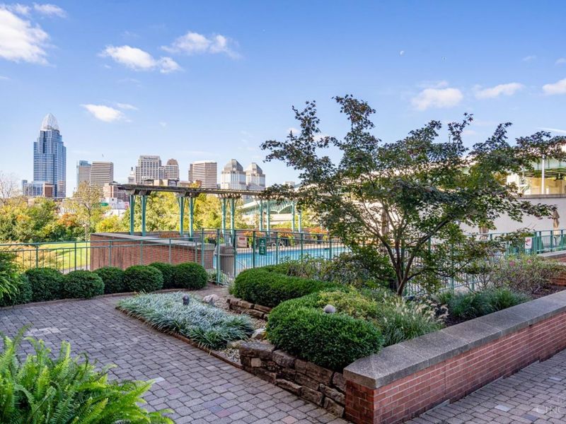 900 Adams Crossing, Unit 6800, Cincinnati, OH 45202 Photo 68