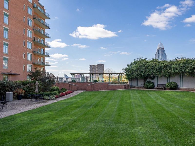 900 Adams Crossing, Unit 6800, Cincinnati, OH 45202 Photo 73