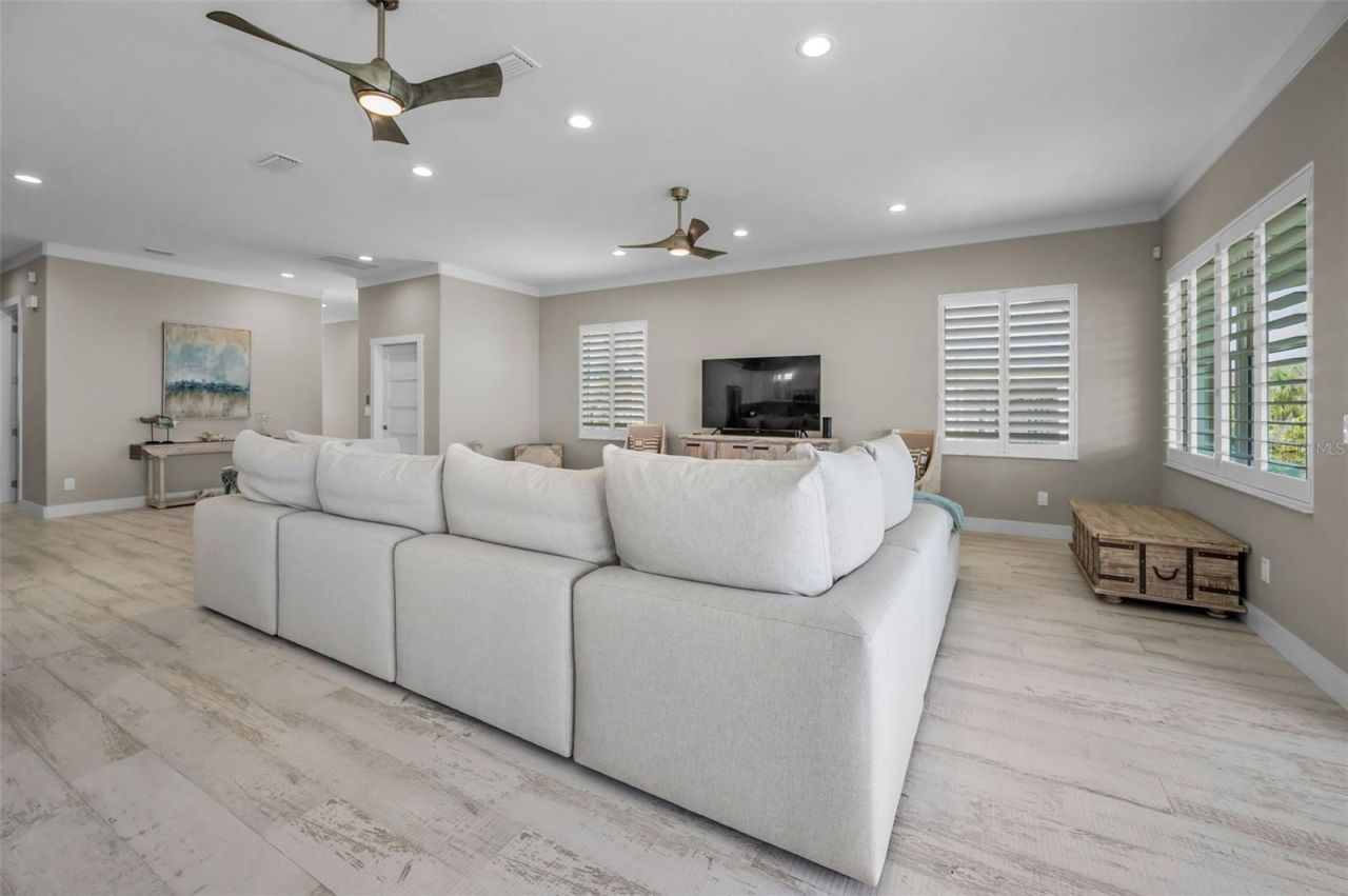 15459 2nd Street E, Madeira Beach, FL 33708 Photo