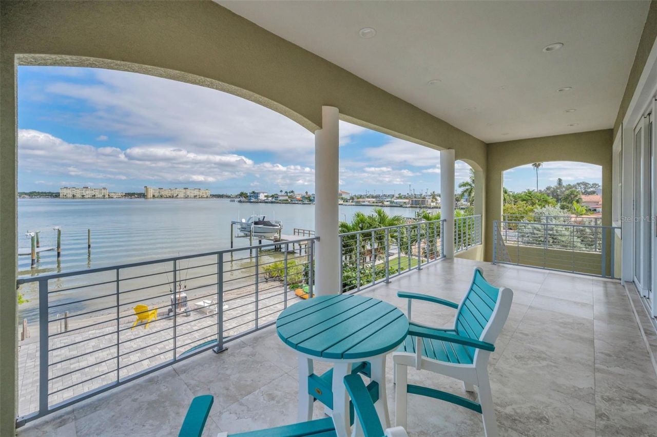 15459 2nd Street E, Madeira Beach, FL 33708 Photo