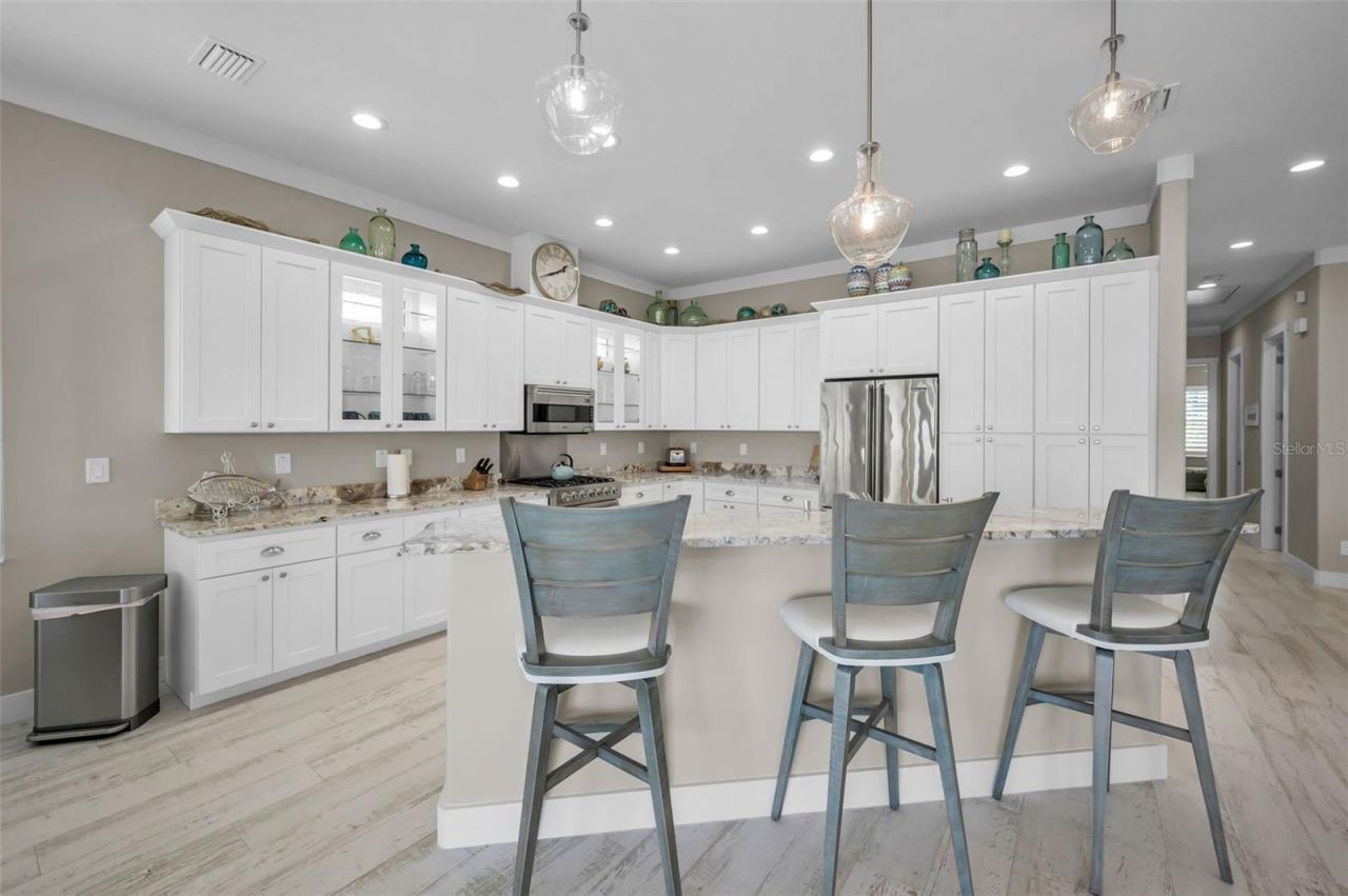 15459 2nd Street E, Madeira Beach, FL 33708 Photo