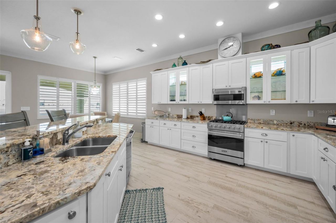 15459 2nd Street E, Madeira Beach, FL 33708 Photo