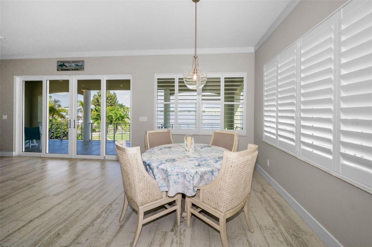 15459 2nd Street E, Madeira Beach, FL 33708 Photo