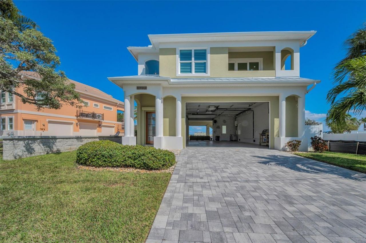 15459 2nd Street E, Madeira Beach, FL 33708 Photo