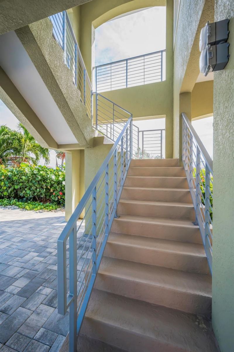 15459 2nd Street E, Madeira Beach, FL 33708 Photo