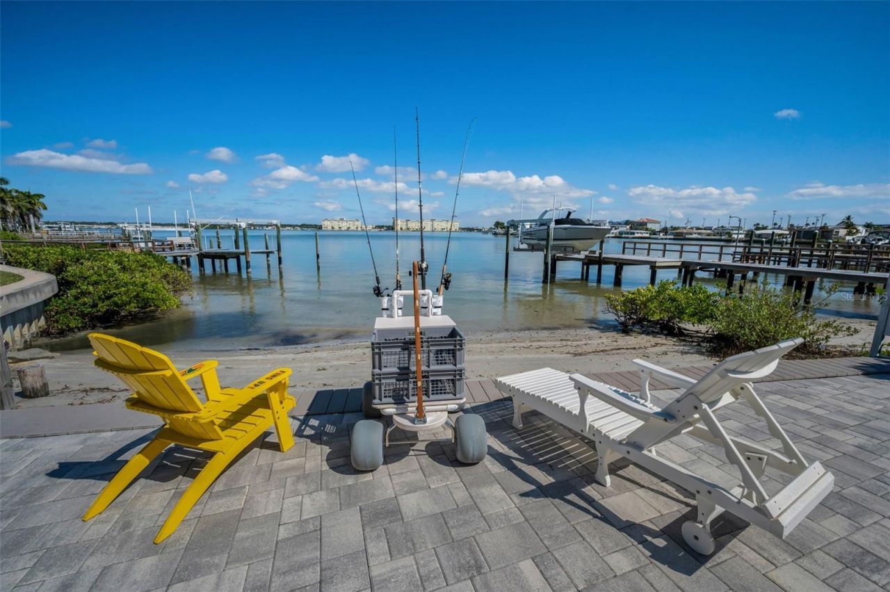 15459 2nd Street E, Madeira Beach, FL 33708 Photo