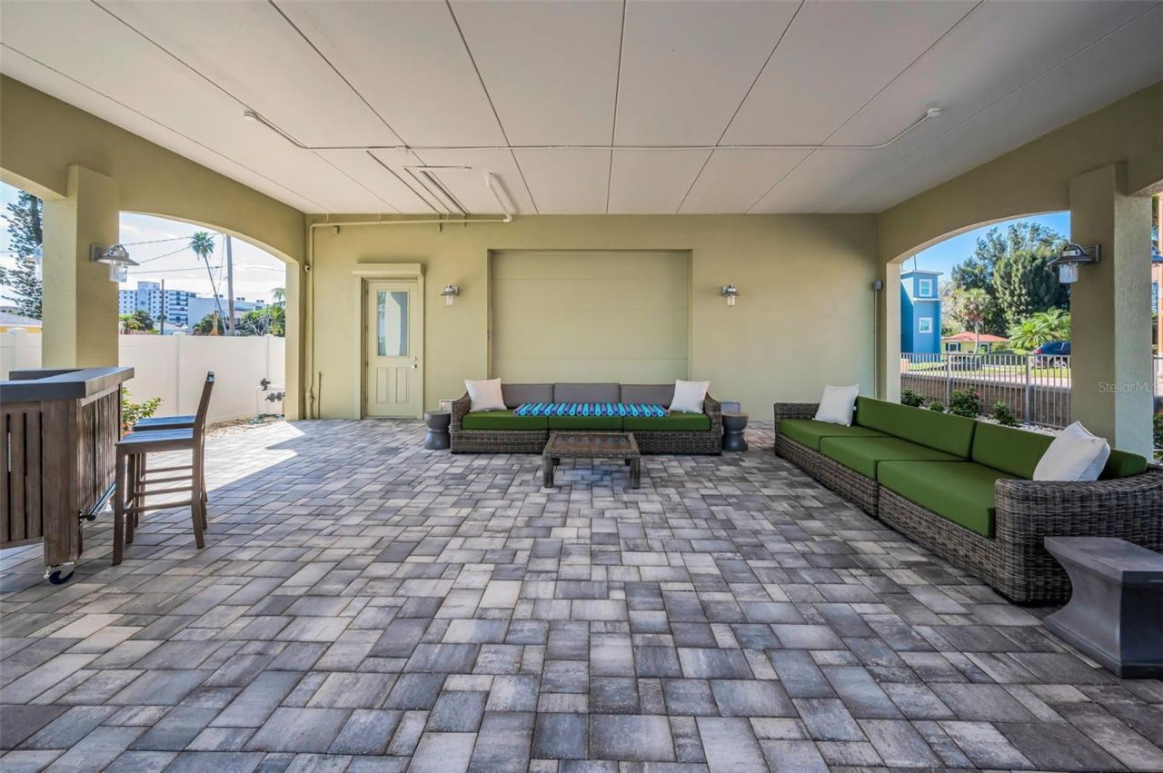 15459 2nd Street E, Madeira Beach, FL 33708 Photo