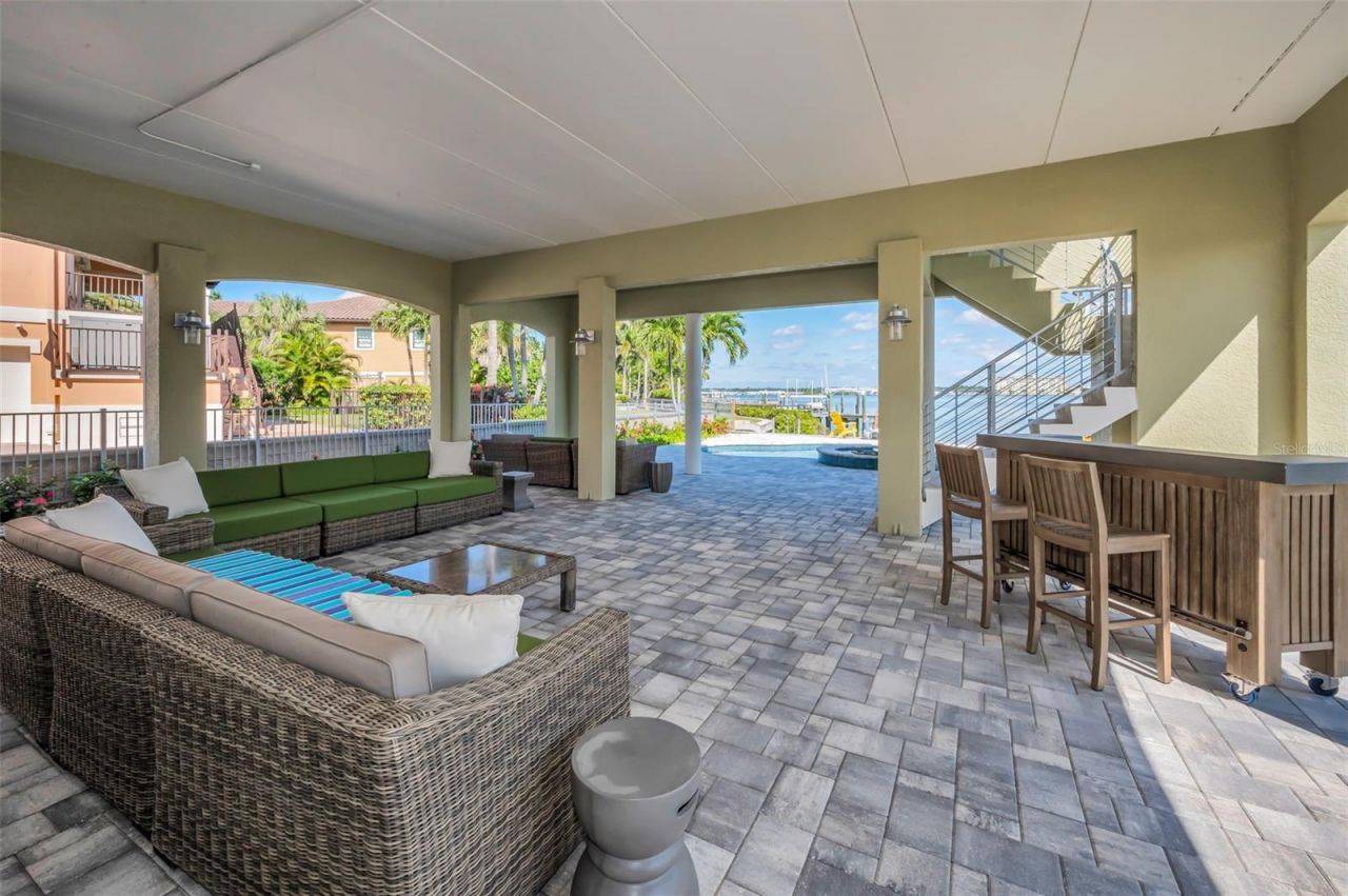 15459 2nd Street E, Madeira Beach, FL 33708 Photo