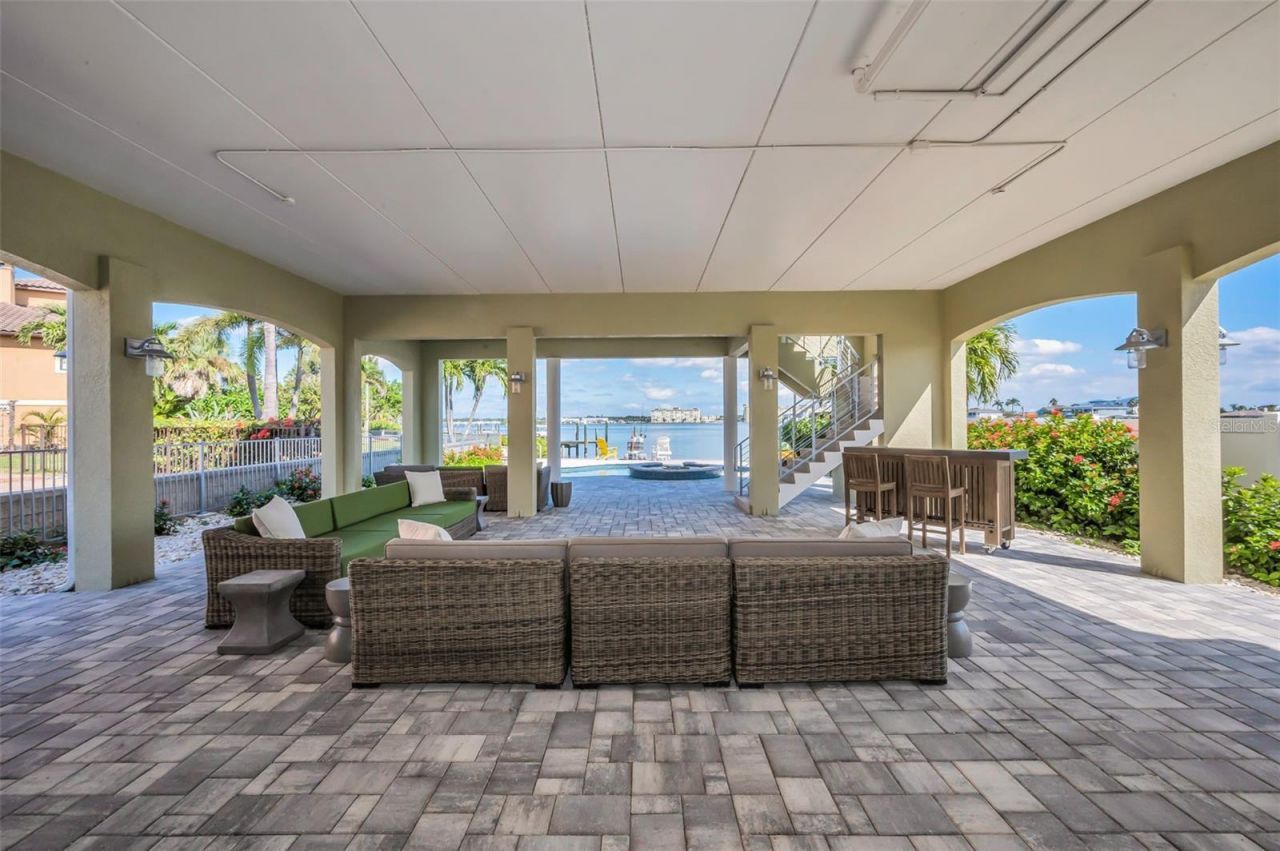 15459 2nd Street E, Madeira Beach, FL 33708 Photo