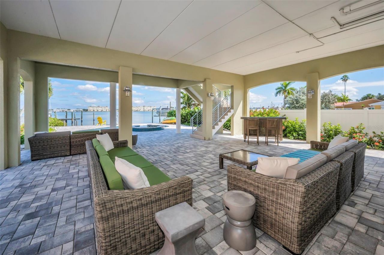 15459 2nd Street E, Madeira Beach, FL 33708 Photo