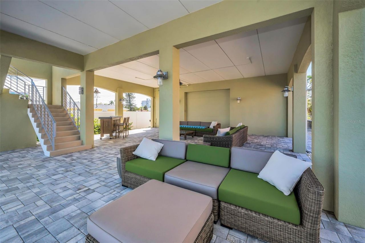 15459 2nd Street E, Madeira Beach, FL 33708 Photo