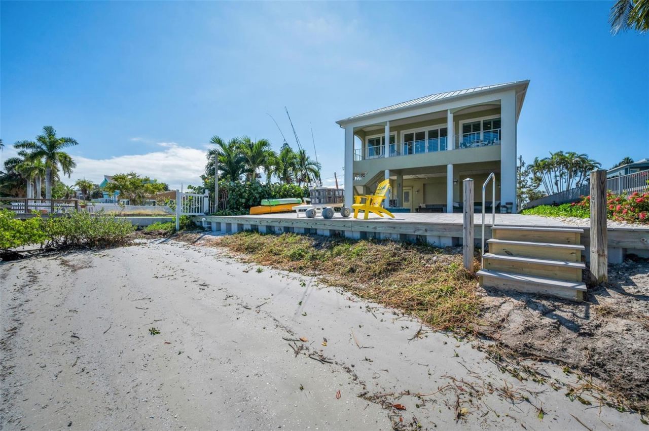 15459 2nd Street E, Madeira Beach, FL 33708 Photo