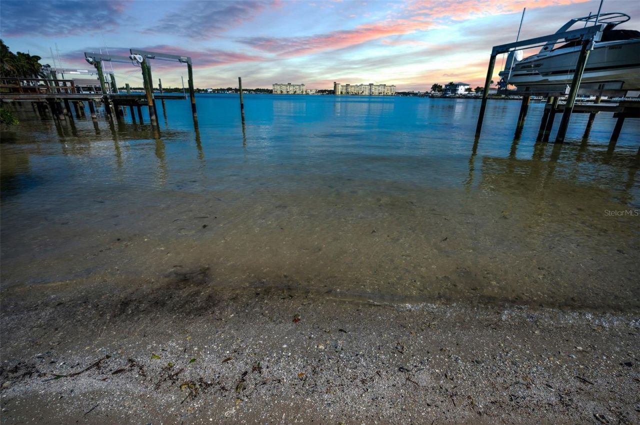 15459 2nd Street E, Madeira Beach, FL 33708 Photo