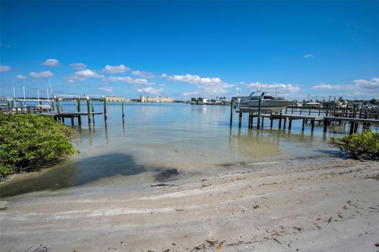 15459 2nd Street E, Madeira Beach, FL 33708 Photo