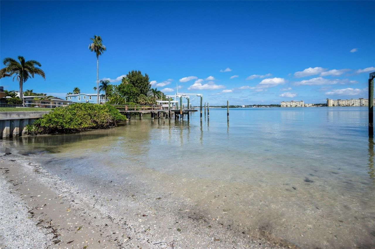 15459 2nd Street E, Madeira Beach, FL 33708 Photo