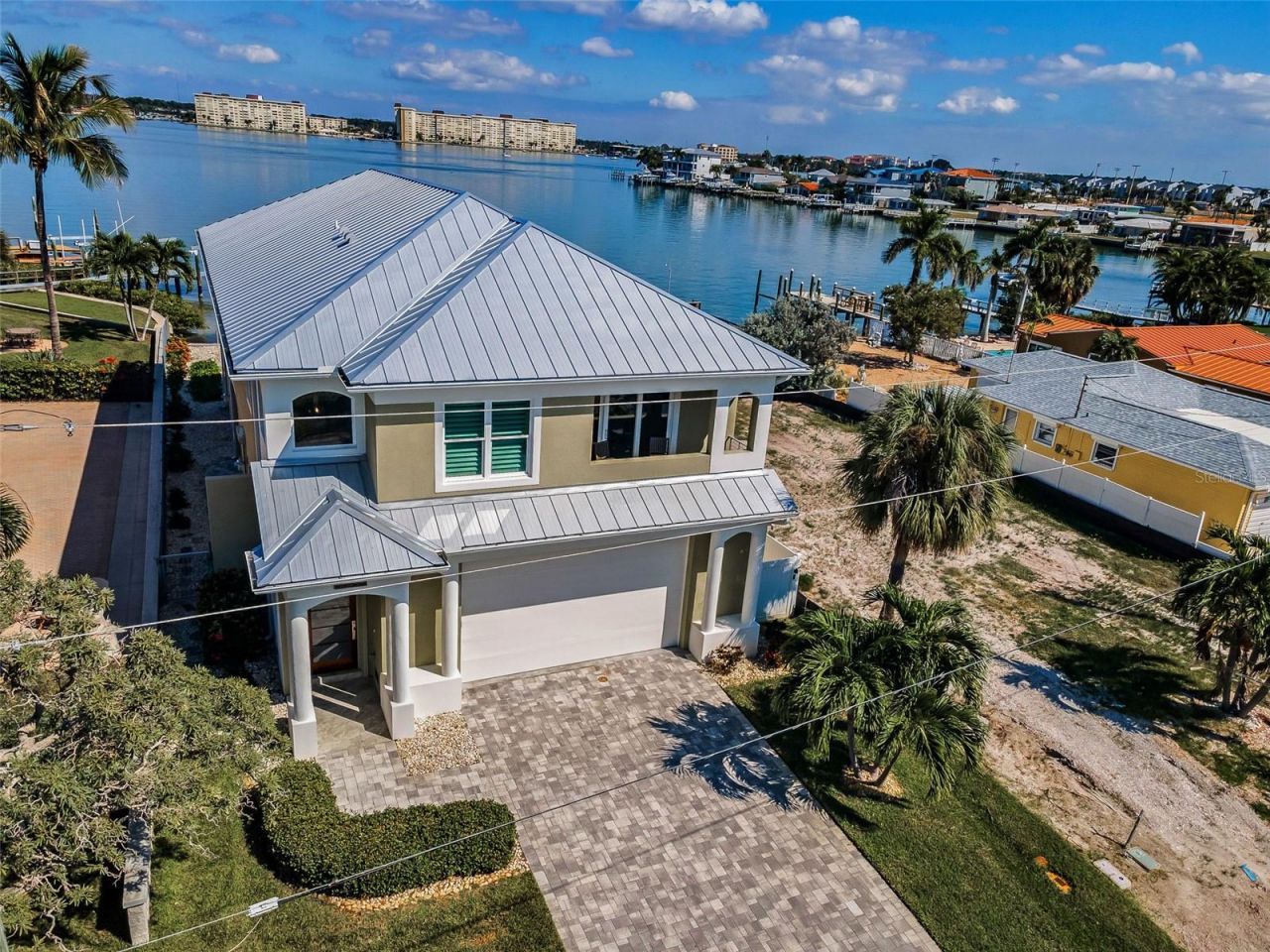 15459 2nd Street E, Madeira Beach, FL 33708 Photo