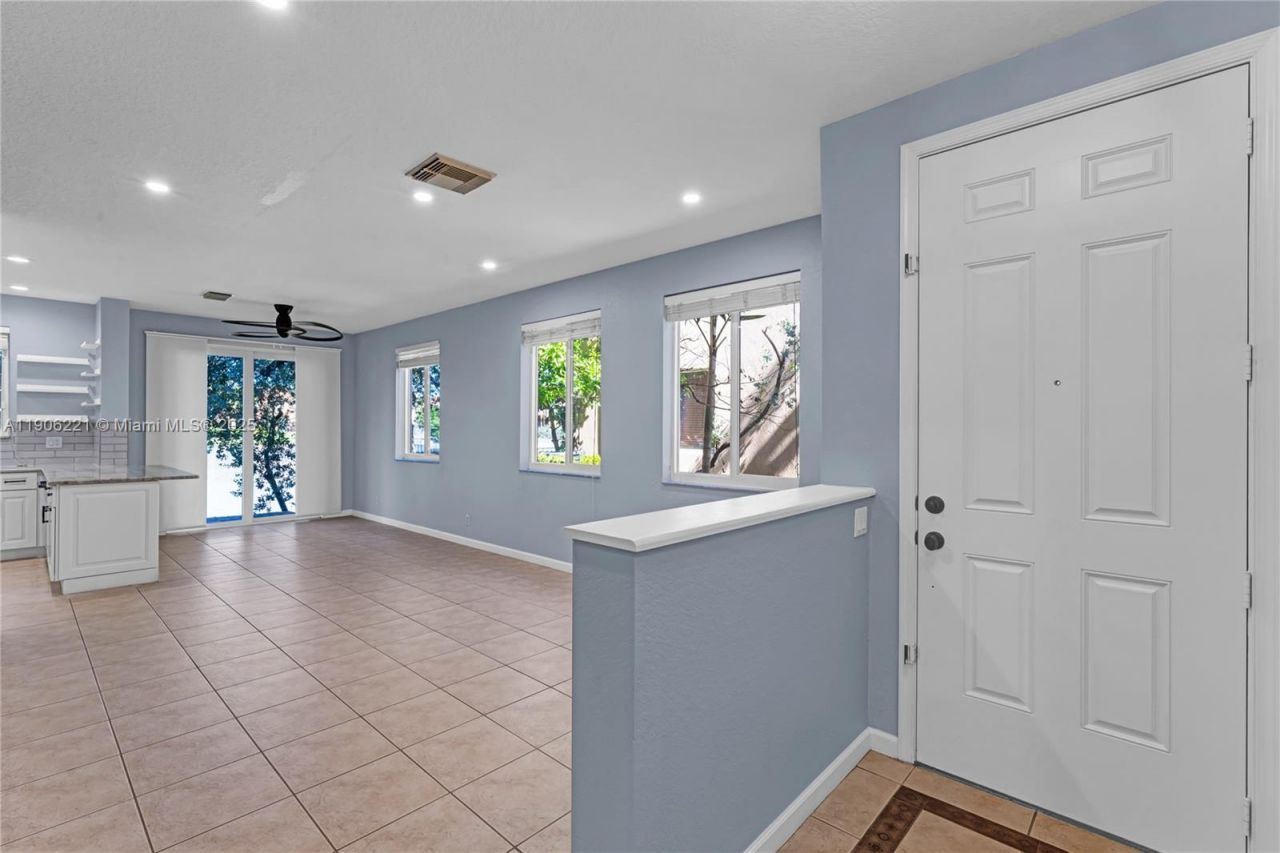 1737 Carvelle Dr, Riviera Beach, FL 33404 Photo