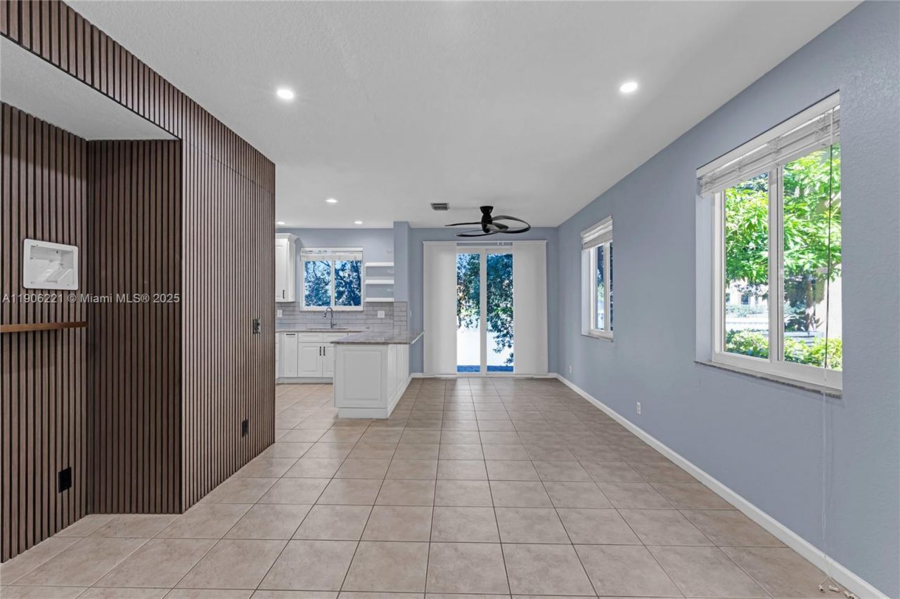 1737 Carvelle Dr, Riviera Beach, FL 33404 Photo