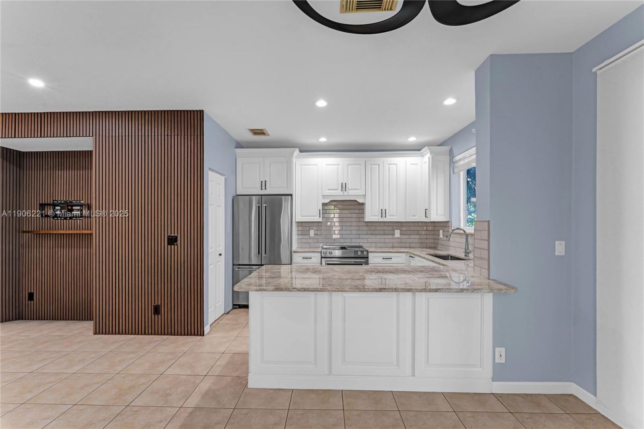 1737 Carvelle Dr, Riviera Beach, FL 33404 Photo