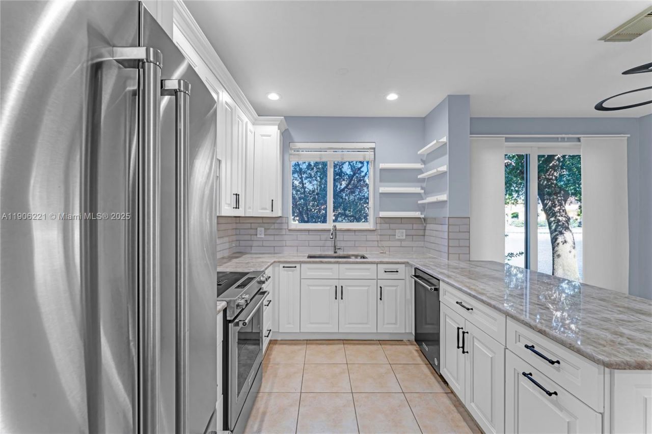 1737 Carvelle Dr, Riviera Beach, FL 33404 Photo