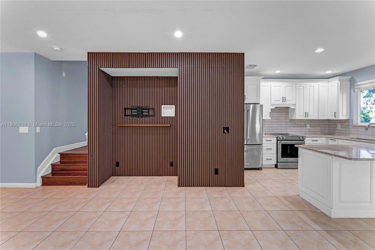 1737 Carvelle Dr, Riviera Beach, FL 33404 Photo