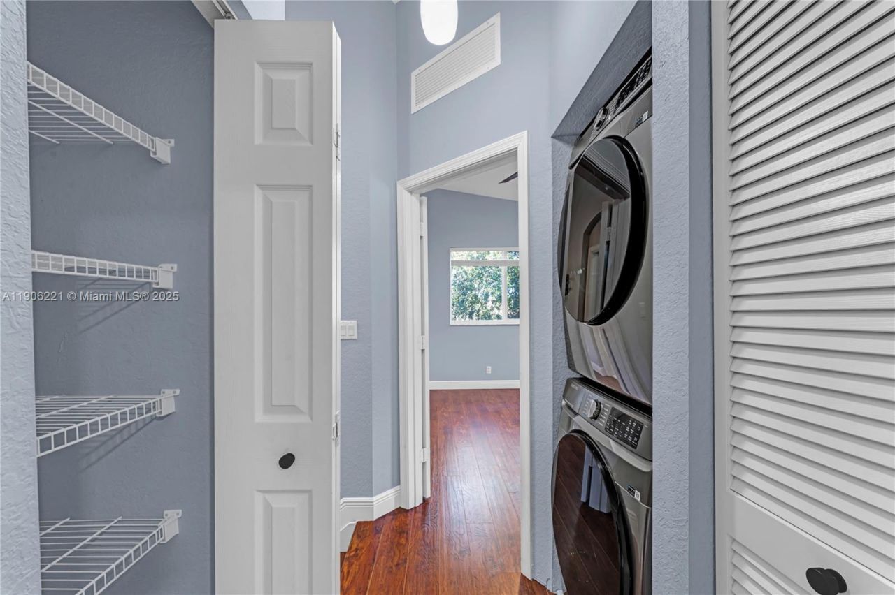 1737 Carvelle Dr, Riviera Beach, FL 33404 Photo