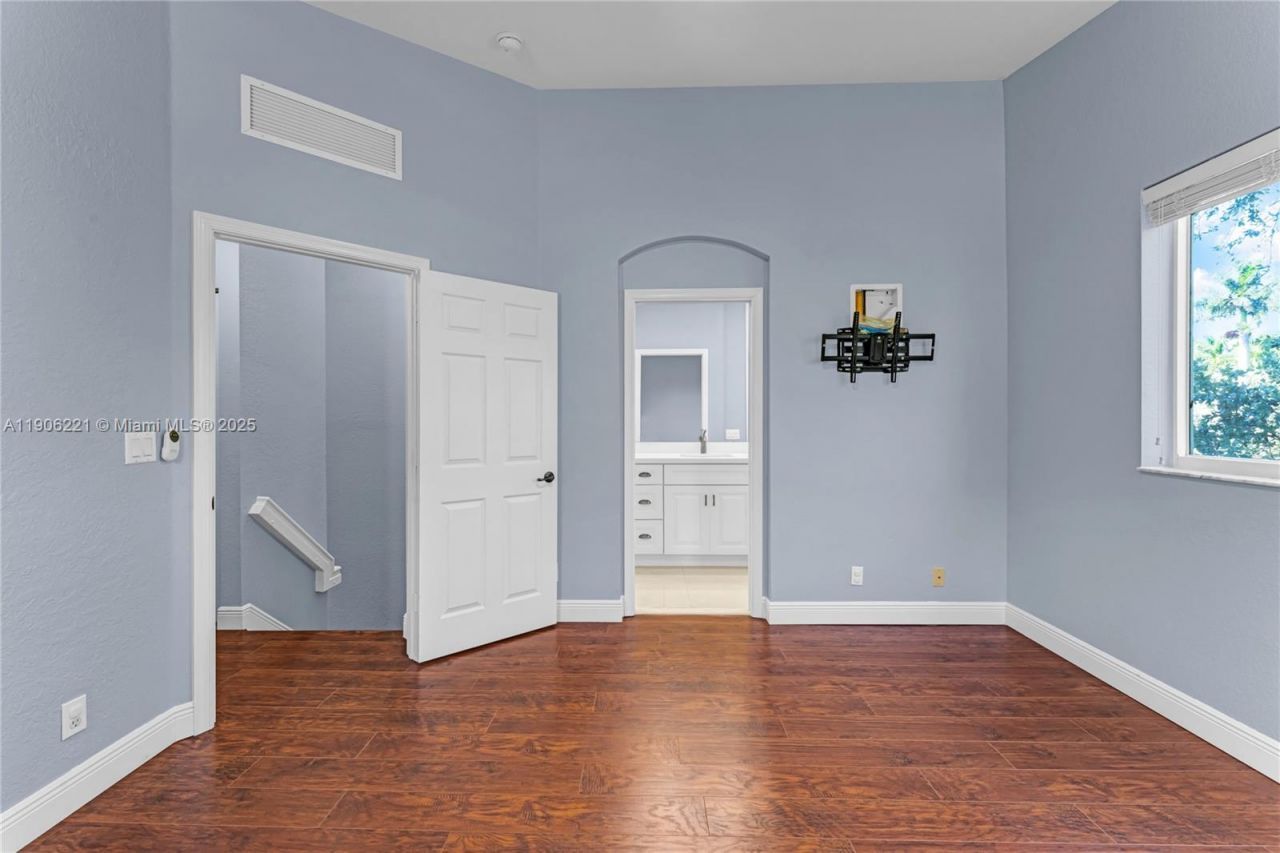 1737 Carvelle Dr, Riviera Beach, FL 33404 Photo