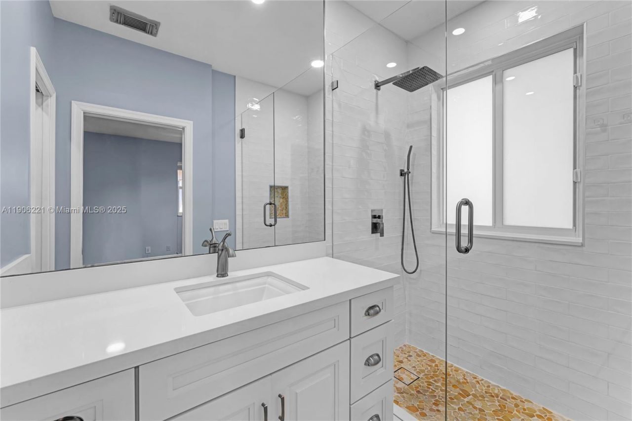 1737 Carvelle Dr, Riviera Beach, FL 33404 Photo