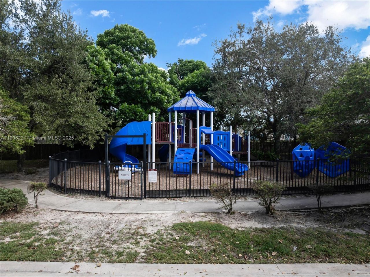 1737 Carvelle Dr, Riviera Beach, FL 33404 Photo