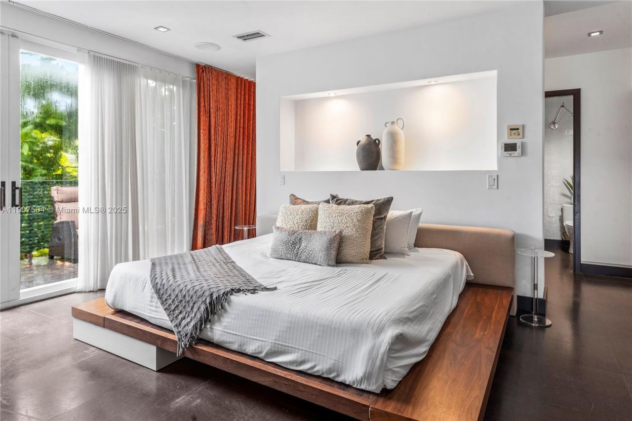 1606 S Bayshore Dr, Unit -, Miami, FL 33133 Photo