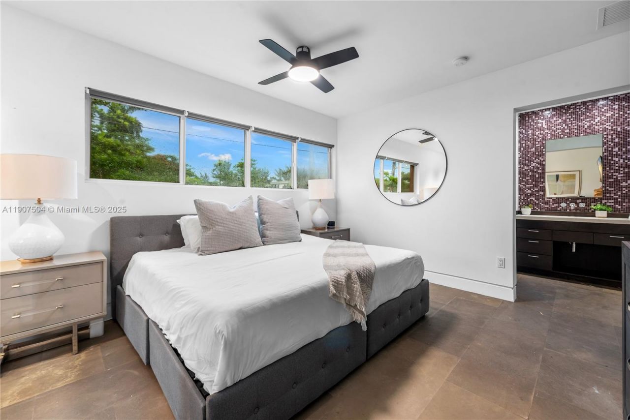 1606 S Bayshore Dr, Unit -, Miami, FL 33133 Photo