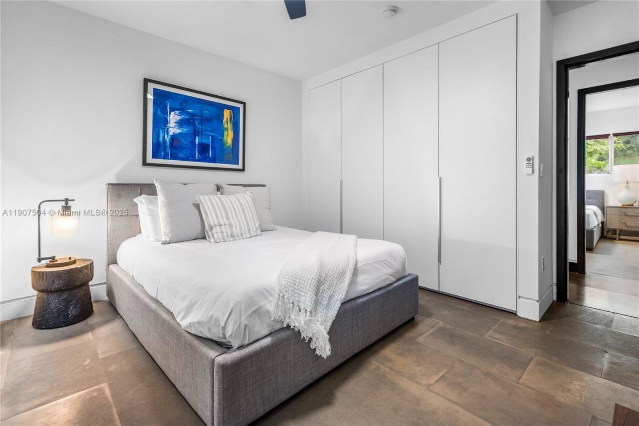 1606 S Bayshore Dr, Unit -, Miami, FL 33133 Photo