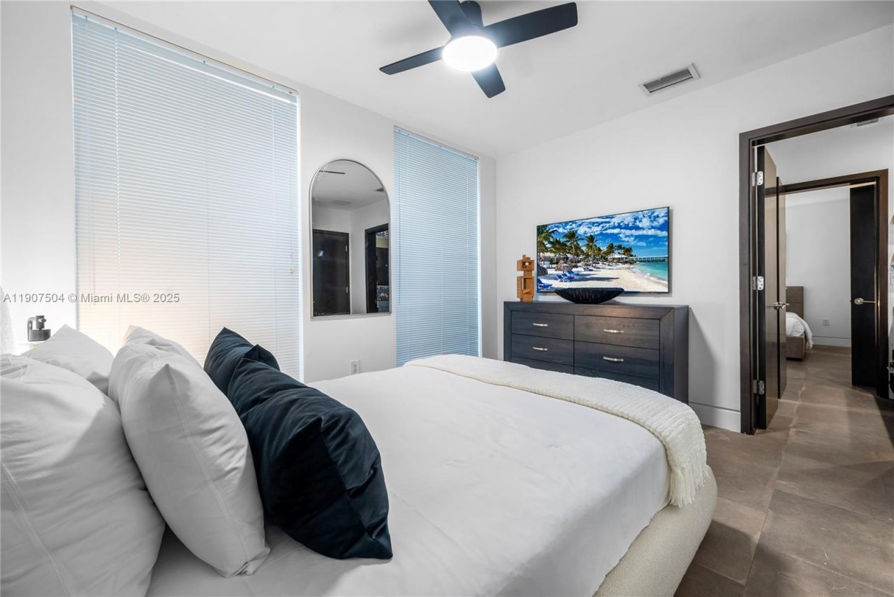 1606 S Bayshore Dr, Unit -, Miami, FL 33133 Photo