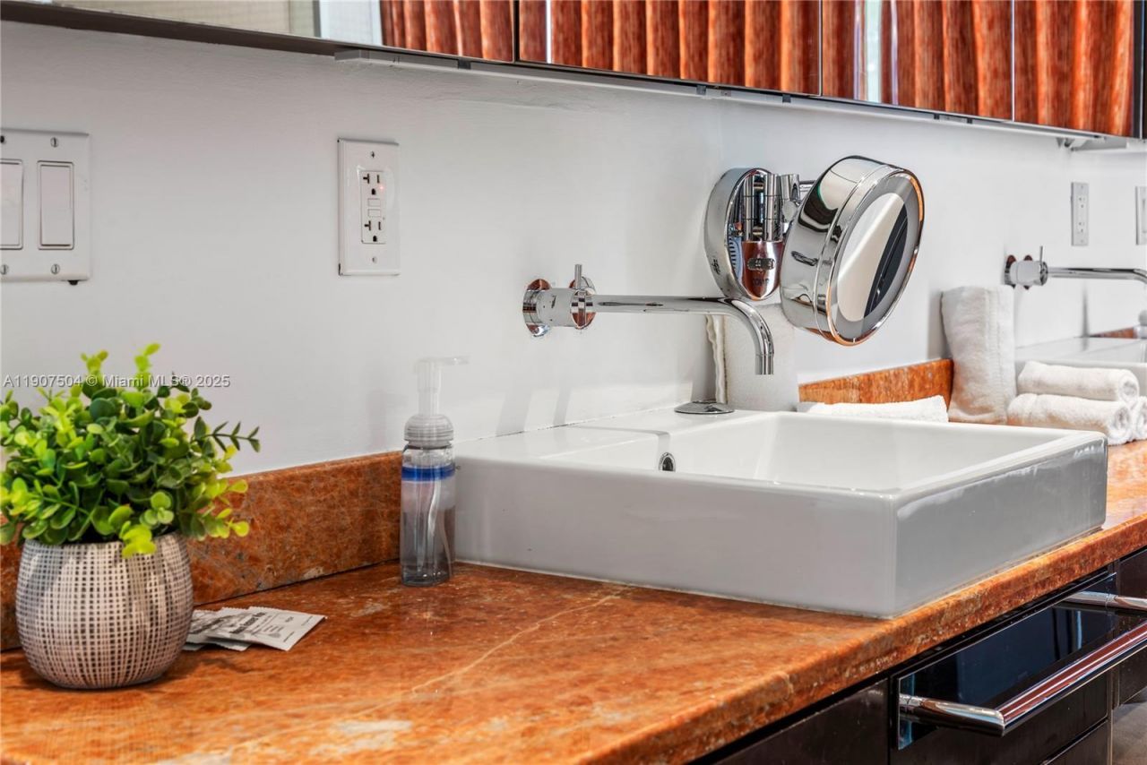 1606 S Bayshore Dr, Unit -, Miami, FL 33133 Photo