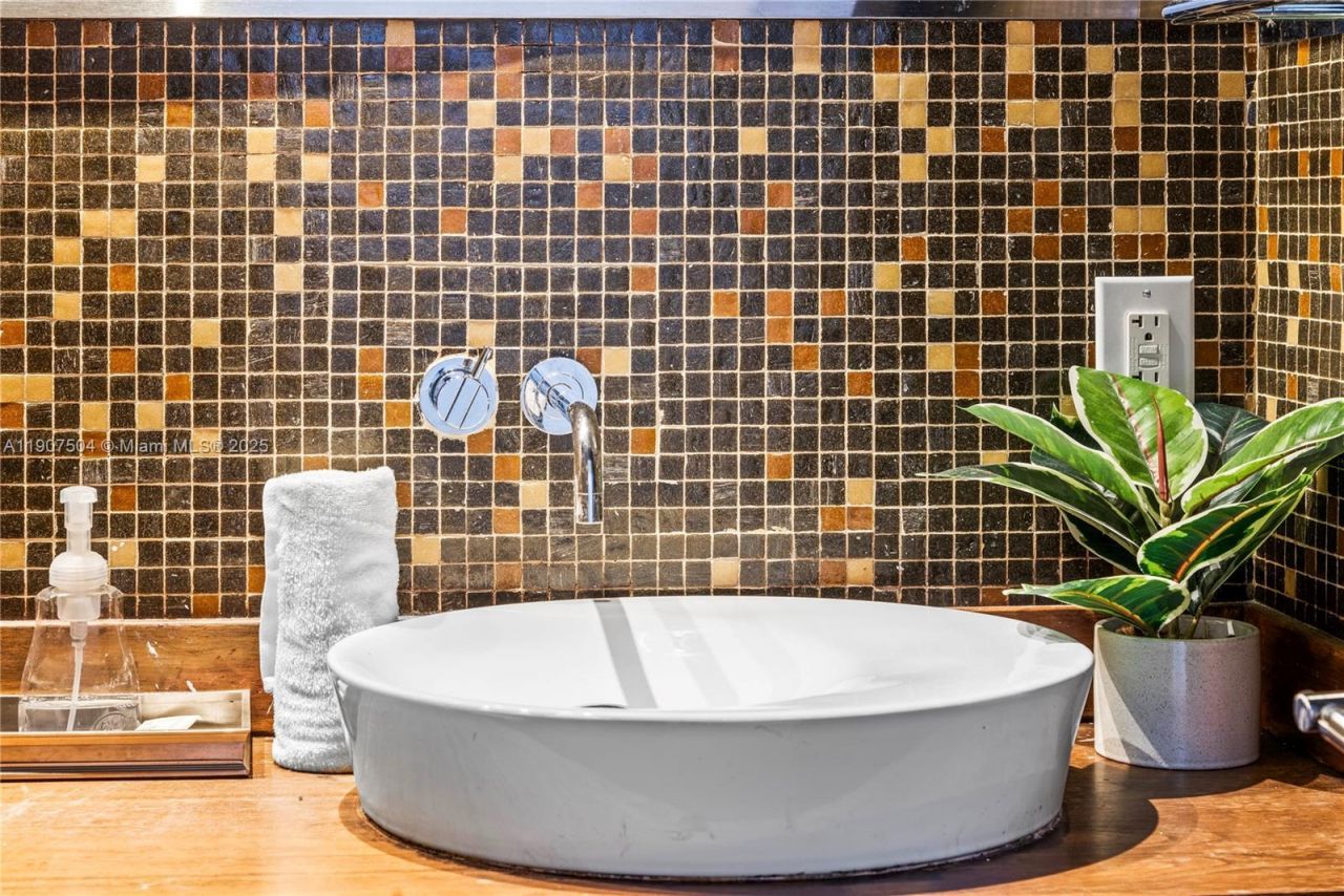 1606 S Bayshore Dr, Unit -, Miami, FL 33133 Photo