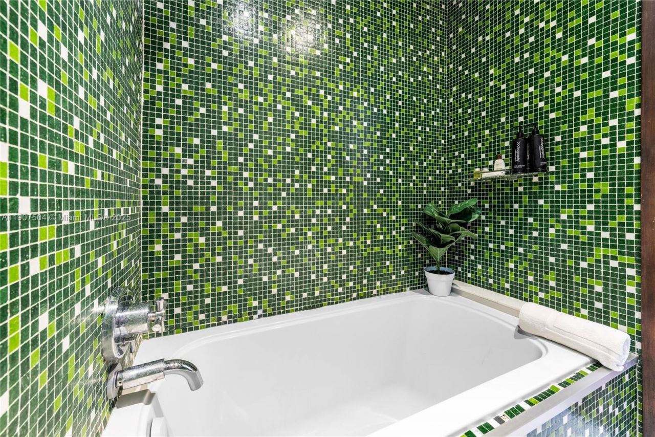 1606 S Bayshore Dr, Unit -, Miami, FL 33133 Photo