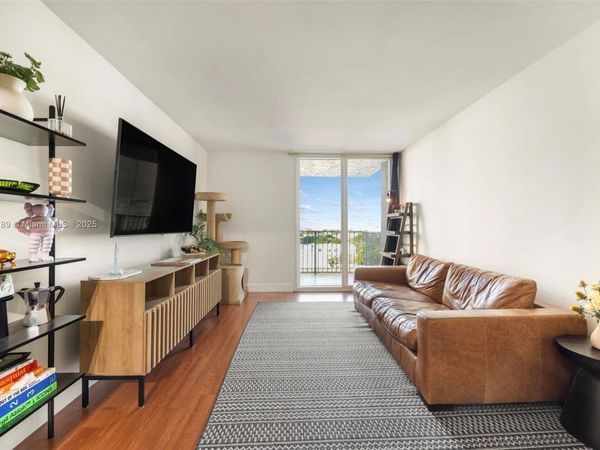 850 N Miami Ave, Unit W-906, Miami, FL 33136