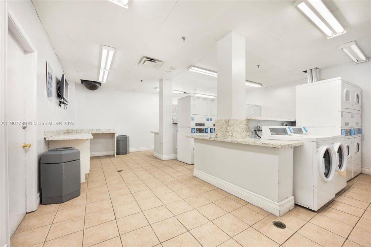 850 N Miami Ave, Unit W-906, Miami, FL 33136 Photo