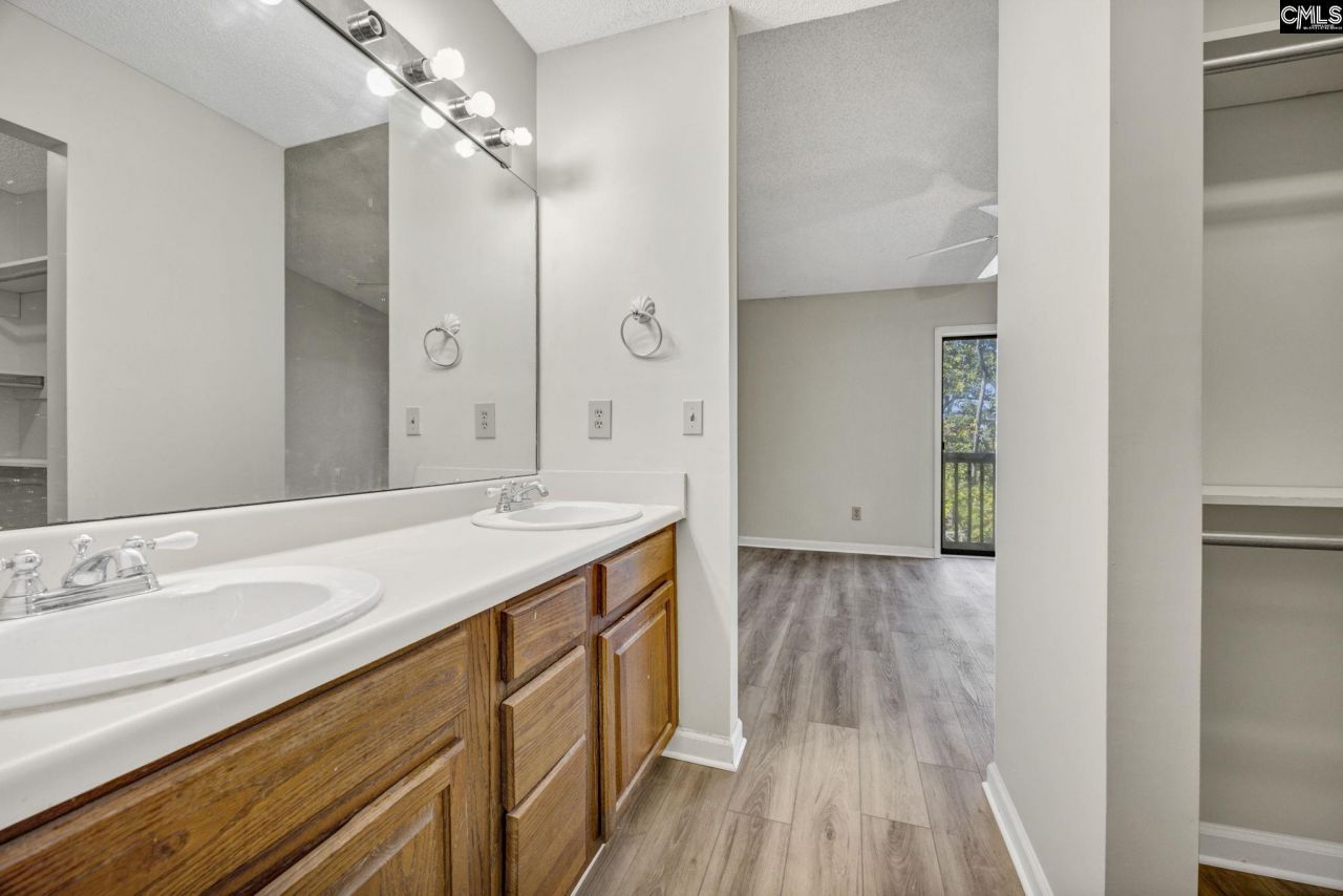 633 Edgewater Lane Photo 18