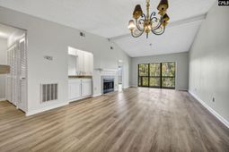 633 Edgewater Lane photo 4