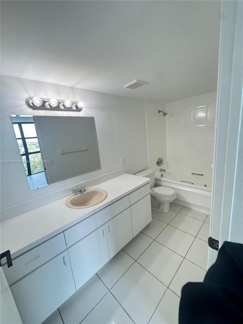 11780 SW 18th St, Unit 528-2, Miami, FL 33175 Photo