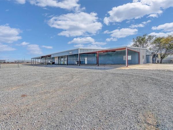 104 Access Road, Elk City, OK 73644