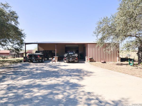 13115 N Sh 16, Poteet, TX 78065